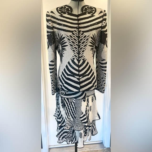 Vintage 2 piece silk skirt &jacket set, intricate quilting, sequins, b/w, szM - Picture 3 of 16